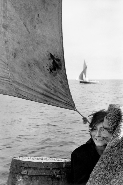 Between Chiloe Island and Puerto Montt. 1957. © Sergio Larrain/Magnum Photos.